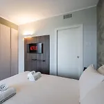 Park Towers 15 - Design - Large Terrace - Ac Apartmán Milán