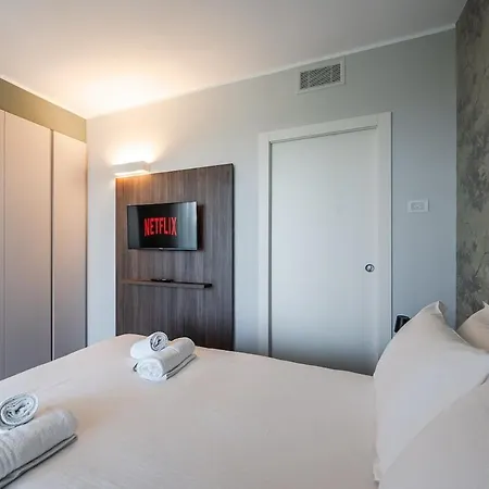 Park Towers 15 - Design - Large Terrace - Ac Apartmán Milán